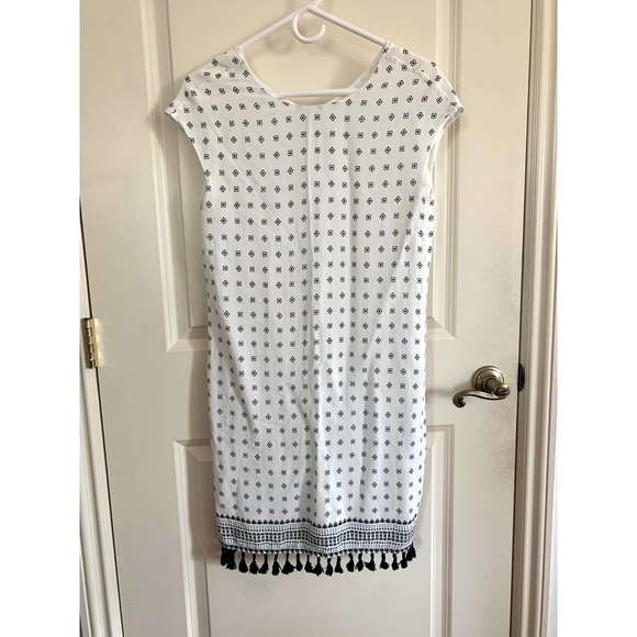 Madewell Dresses & Skirts - 3/$15 Madewell Scatterblock Geometric Tassel Hem Cap Sleeve Dress in White/Black